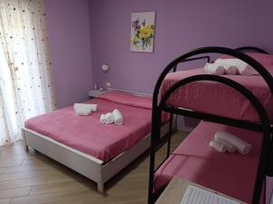 Quadruple Room with Private Bathroom