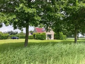 Villa Tzummarum, befindet sich am schönsten Ort im Park- großem Garten - viel Privatsphäre !! - Sint Jacobiparochie