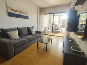 Step To Yumbo by CASAS COCODRILO