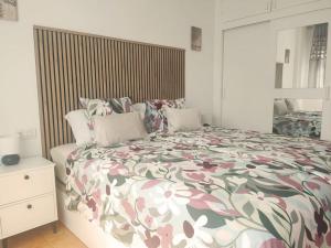 Step To Yumbo by CASAS COCODRILO