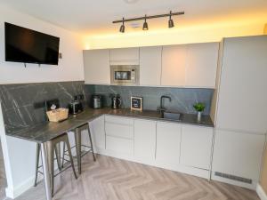 Valley Lodge 4 - North Wales Eco Lodges