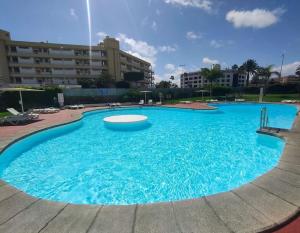 Step To Yumbo by CASAS COCODRILO