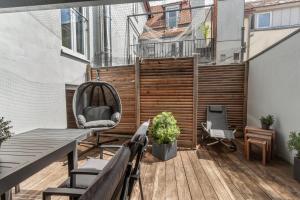 Altstadt - Exklusive 3-Zi-Wohnung für 6 Personen mit 90 qm, großer Dachterrasse, Parkplatz, WLAN