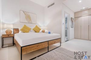 Central 1BR Apartment at Wilton Park - Host & Stay