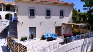 Linos House