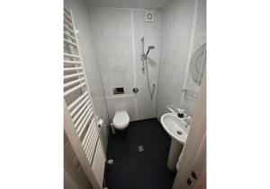 Briarfield - Adorable 1 bedroom seaside apartment, on-site parking