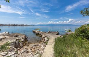 Amazing Apartment In Omisalj