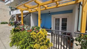 Goga Luxury two Levels Apartment