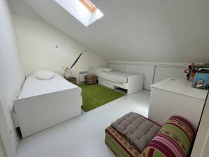 Maisons de vacances Charmante Maison de Vacances avec Piscine, Proche Plage et Commerces - FR-1-324A-43 : photos des chambres