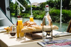 Bateaux Peniche La Messagere : photos des chambres