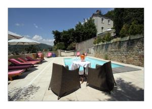 B&B / Chambres d'hotes Villa Aimee Luxury Apartments with Heated Pool : photos des chambres