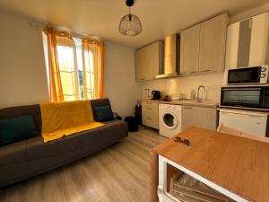 Appartements Ma Belle Conciergerie - COSY 2pieces centre Historique Milly-La-Foret : photos des chambres