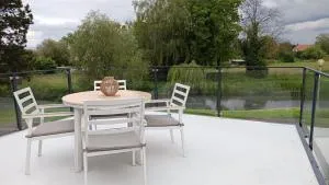 Au Bord de la Rivière - 施瓦瑙