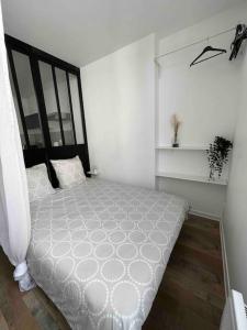 Appartements Grand studio 1er etage au calme centre ville proximite Cathedrale : photos des chambres