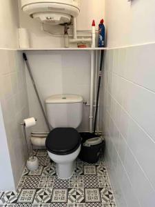 Grand studio 1er étage au calme centre ville proximité Cathédrale