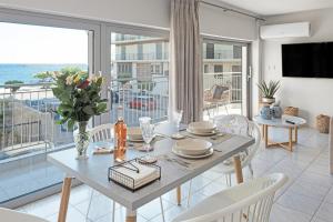 Luxury Beachfront Apartment in Kalamata Modern, Spacious & Sea View Balcony