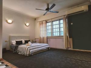 Hill Top 2StoreyHouse BktAntarabangsa,Free Unlimited Parking