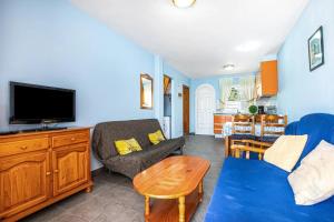 Apartments near the beach, with terrace and WIFI