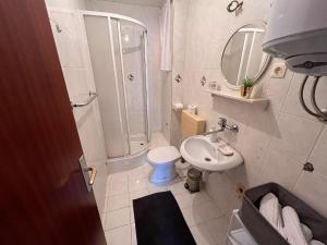 Apartments Julieta with balcony and grill - by TA Leut Agency