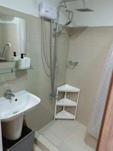 Shore 2 Residences high speed Internet walking distance to MOA and IKEA