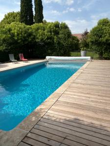 Maisons de vacances Grange renovee du XVIIIeme siecle : Maison 3 Chambres