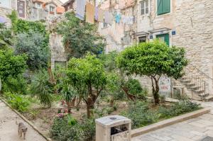 Diocletians Corner, Three Bedroom Apartment