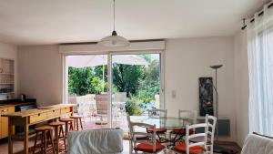 Villas Villa avec piscine 3 chambres et 3 salles de bains a Greoux-les-Bains : photos des chambres