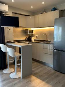 Estudio con Impresionantes Vistas al Mar