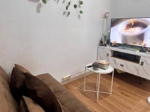 1BR Rusun Karet Tengsin 2 w Netflix n City View