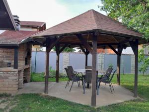 Apartman kod dide i bake