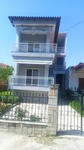 Kosta's Apartment - Lákkoma