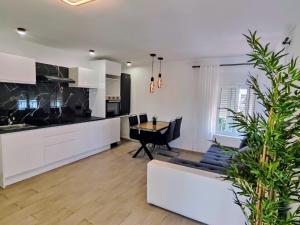 Sabinillas Beach Front Apartment 2 bed