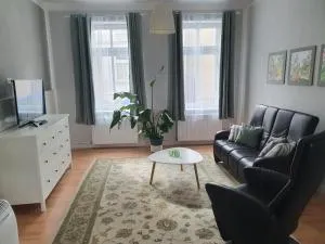 Große, familienfreundliche Ferienwohnung, ruhig im Zentrum von Güstrow - Langensee