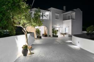 Oliva Suites Santorini