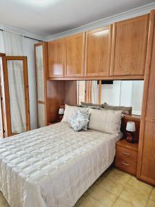 La Casa de Verónica - Serene Apartment with Shared Pool, Steps from the Beach