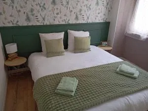 Les meublés de Louis-Marie, 2 appartements indépendants pour 4 personnes, 8 personnes au total, proche du Puy du Fou - 拉弗罗瑟利尔