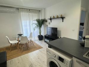 Apartamento enfrente de Metro-Renfe