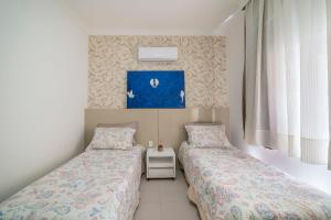 A17 - APARTAMENTO ALUGUEL DE TEMPORADA 03 SUÍTES PRÓXIMO AO MAR NO CENTRO DE BOMBINHAS