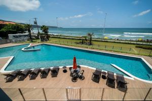 A13 - APARTAMENTO BEIRA MAR NA PRAIA DE BOMBAS 02 SUÍTES