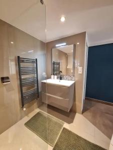 Appartements Appartement moderne avec terrasse - proche mer : photos des chambres