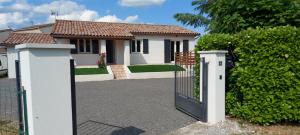 Villas Maison entiere climatisee dans village sud Ardeche avec piscine privee : photos des chambres