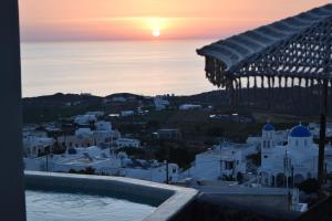 Panthea Suite Santorini - Private pool
