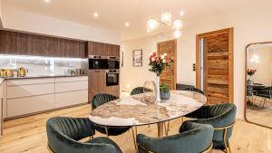 Appartements L-Ecrin Alpin - Centre historique - Haut standing : photos des chambres
