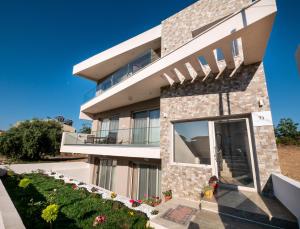 Diamela Apartments