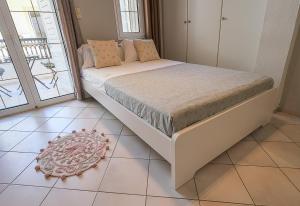 Prime location, near lions square