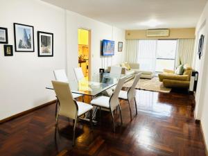 Céntrico y amplio departamento en La Cañada