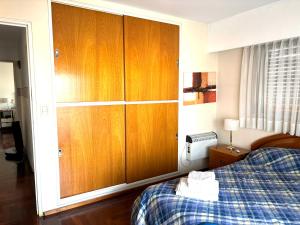 Céntrico y amplio departamento en La Cañada