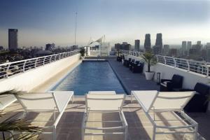 Comfortable apartment to work pool fast wifi