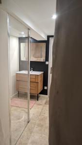 Appartements SUITE Roch-amore troglodyte Romantique et Unique : photos des chambres