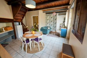 Maisons de vacances Maison de village : photos des chambres